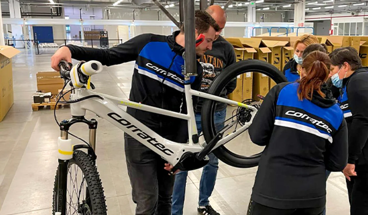Prima bicicletă electrică Corratec asamblată la Timişoara FOTO Corratec.com