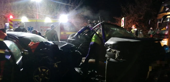 Accident pe DN 14 în Sibiu cu patru victime dintre care două încarcerate Foto Adevărul