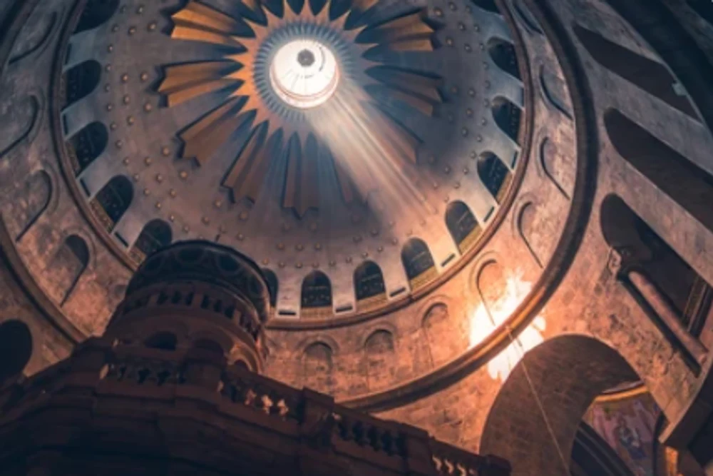 Gala Galaction în „locul cel mai sfânt de pe pământ“: „Bisericuţa pare ostrov cu pomi de aur“