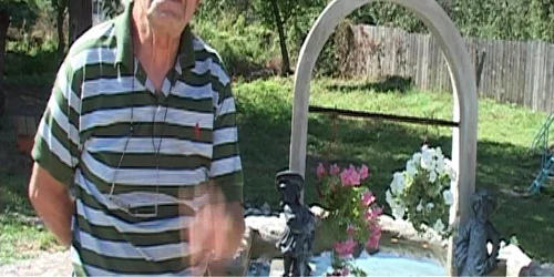 Un italian care s-a lăsat de fumat a construit o fântână la Sasca Română din banii economisiţi