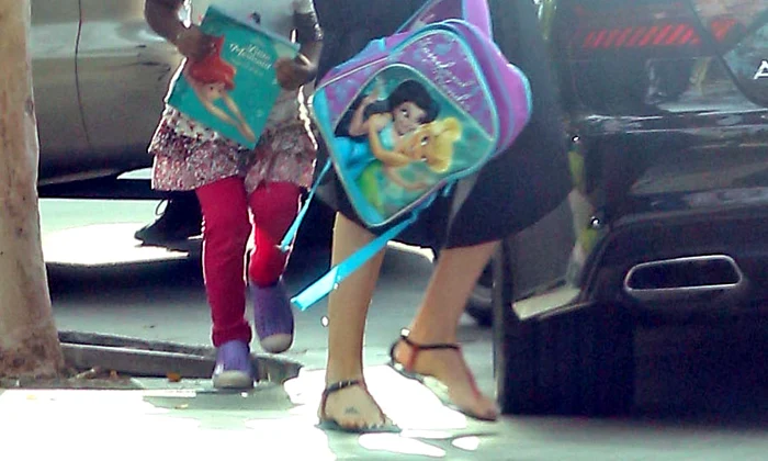 Exclusive    Charlize Theron Runs Errands With Her Daughter In LA jpeg
