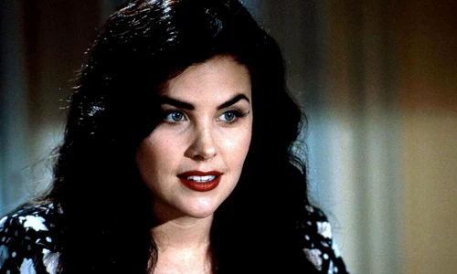 Sherilyn Fenn a devenit celebră în rolul lui Audrey Horne jpeg