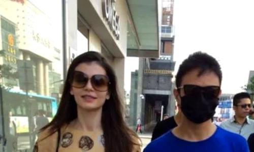 Monica şi iubitul ei, Mr  Pink, sunt fotografiaţi foarte des impreuna jpeg