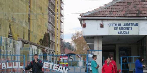 Pacienţi nevoiţi să-şi cumpere medicamente