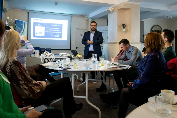 George Nica, fotograf profesionist, la o întâlnire educațională cu membrii clubului FOTO Bizz Club