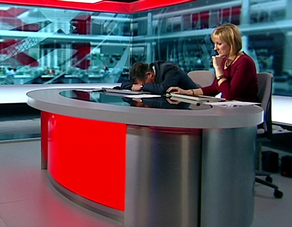 
    Simon McCoy a încercat să treacă discret peste momentul penibil  