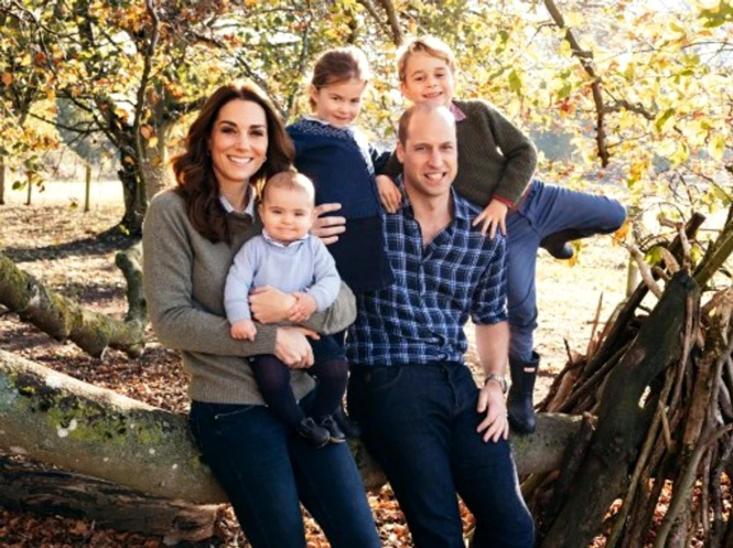 Kate Middleton şi Prinţul William, cu cei trei copii, George, Charlotte şi Louis
