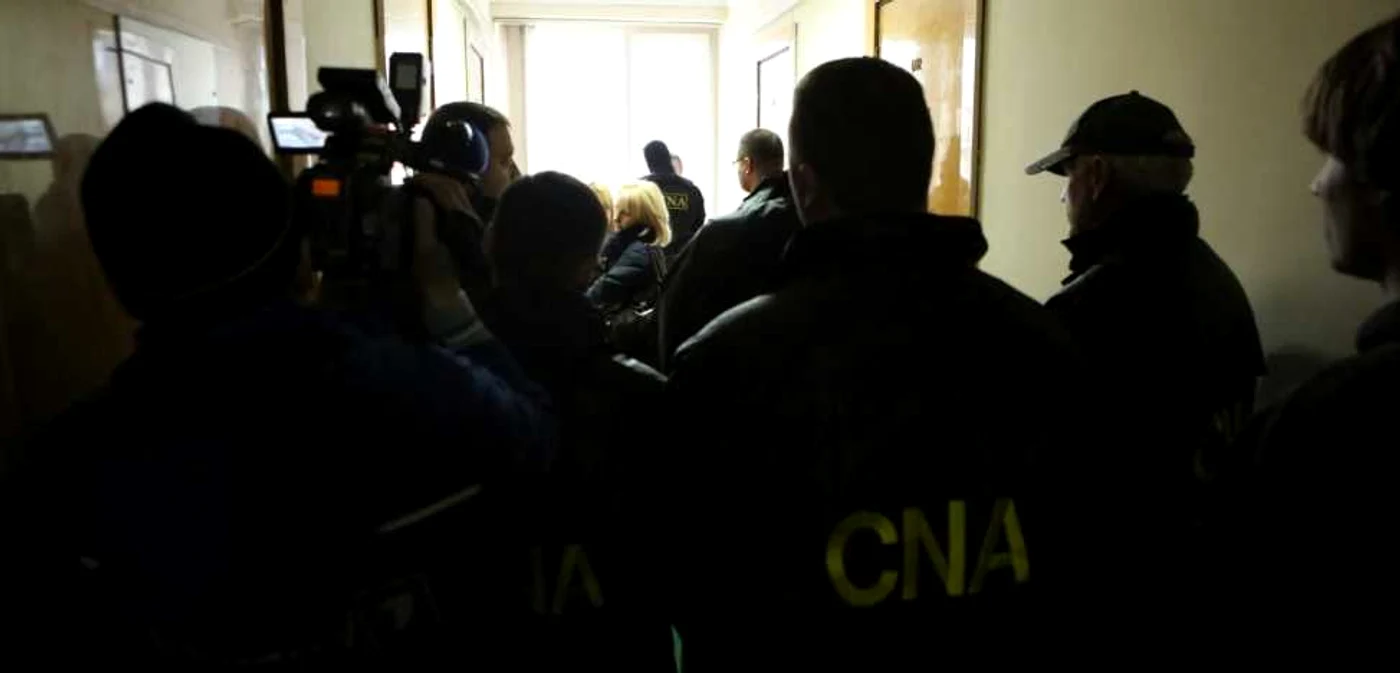 Ofiţerii CNA au efectuat percheziţii la domiciliul lui Vladimir Filat. FOTO Arhivă Adevărul