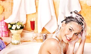 femeie baie12121212 0 jpeg