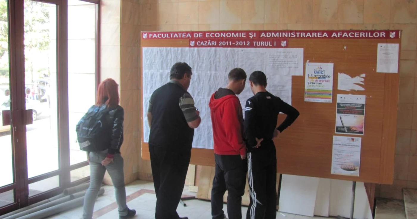 Lista studenţilor admişi în cămin a fost afişată ieri