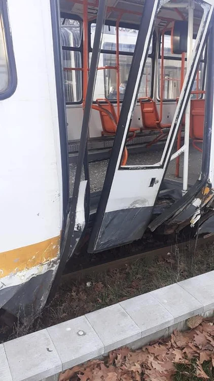 Tramvaiul care circula pe lina 36 a fost repus pe șine după 20 de minute