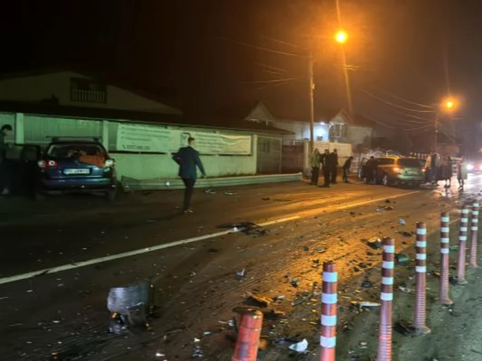 Accident între mai multe mașini în Prahova: două persoane, transportate la spital