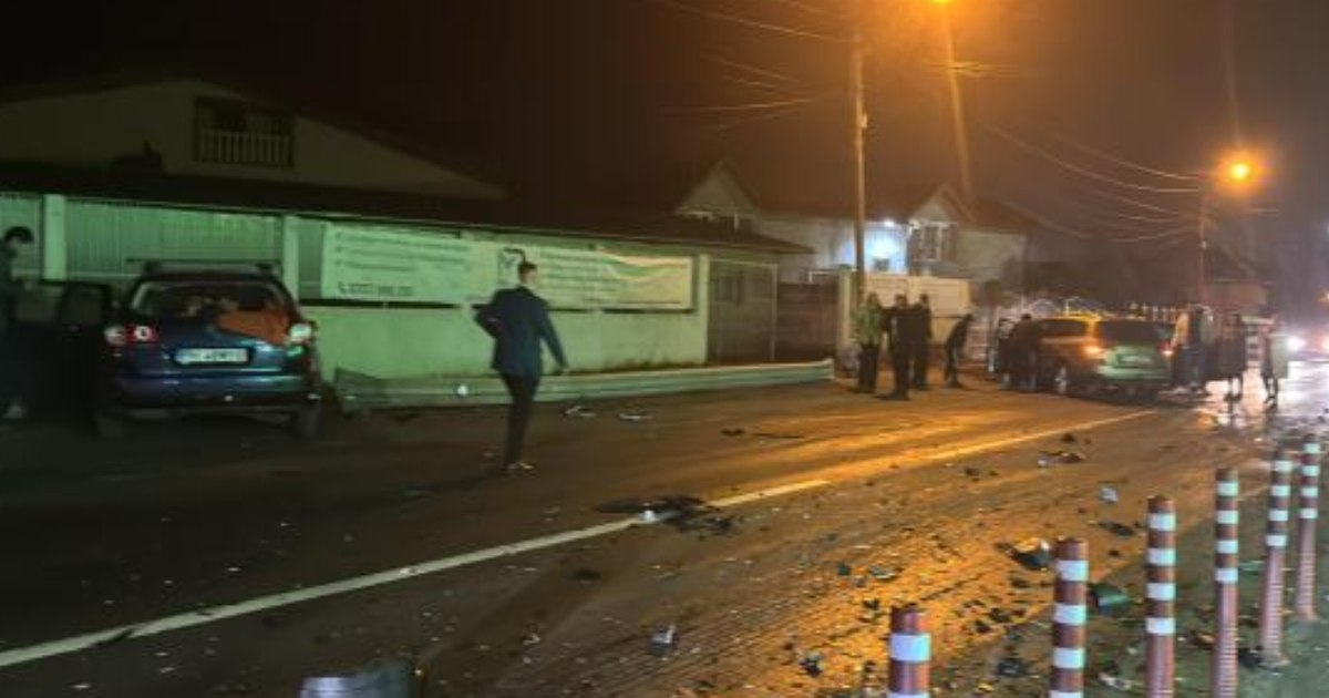 Accident cu mai multe mașini în Prahova: două persoane au ajuns la spital