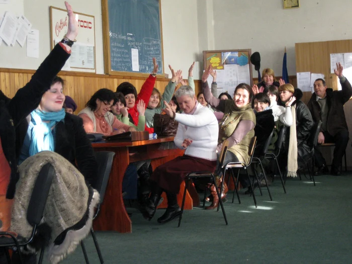 Profesorii vor să afle dacă sistemul politic mai susţine învăţământul românesc. Foto: Adevărul