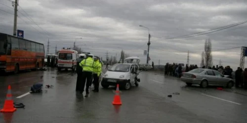 Şoferul vinovat de producerea accidentului nu s-a asigurat în timpul unei manevre de întoarcere