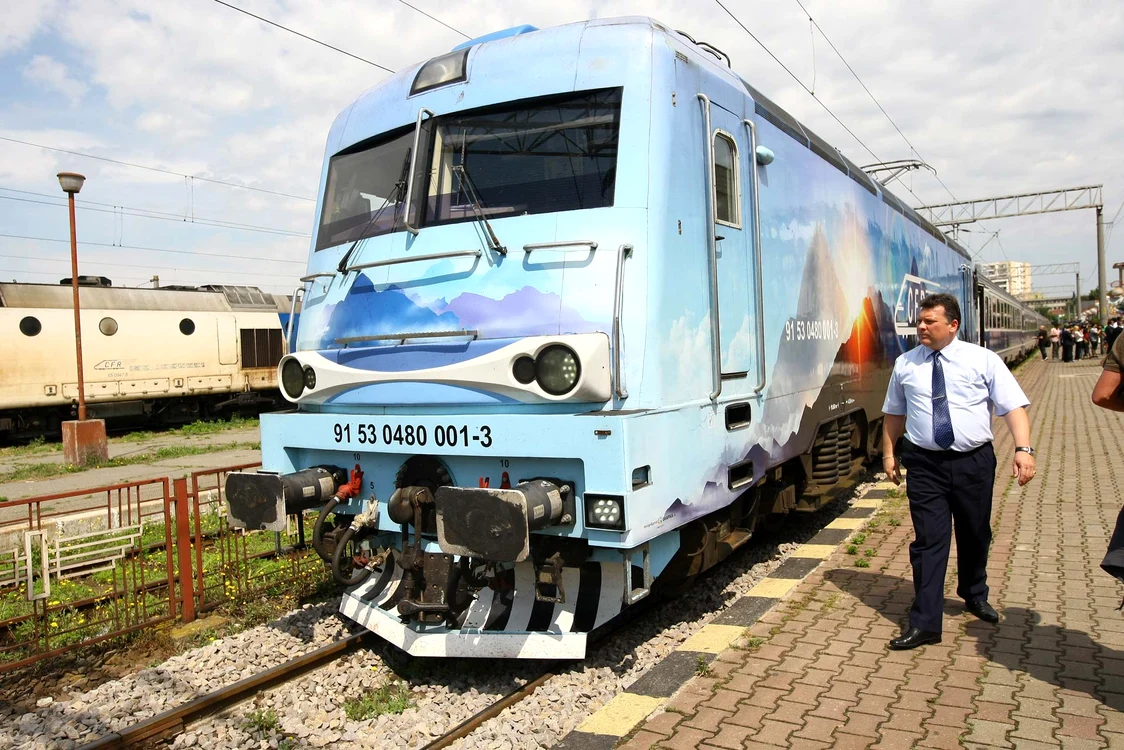 
    Călătoria spre Litoral durează 1 oră şi 58 de minute, cu trenurile rapide  
