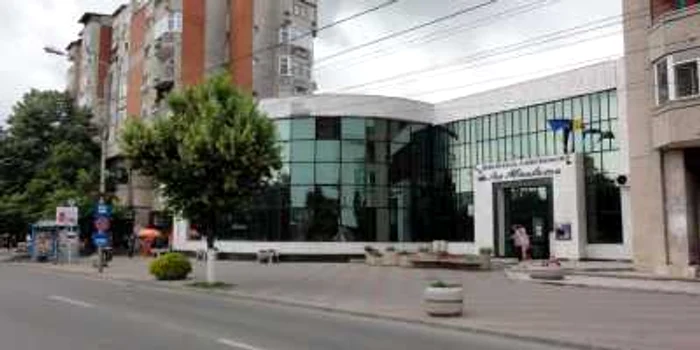 Biblioteca Judeţeană ”Ion Minulescu” din Slatina (FOTO: Mugurel Manea)