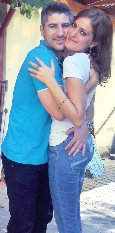 
    Lavinia Pintea şi Laurenţiu Cârstea au bătut deja în cuie data căsătoriei civile  