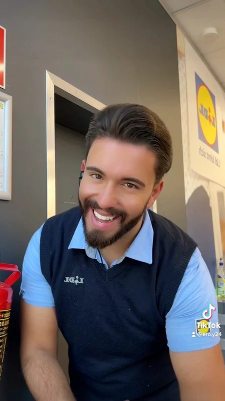 Eren Yilmaz, cel mai sexy angajat LIDL