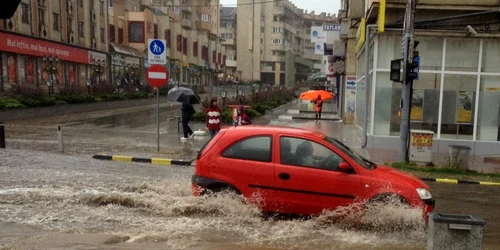 inundatie suceava centru. foto