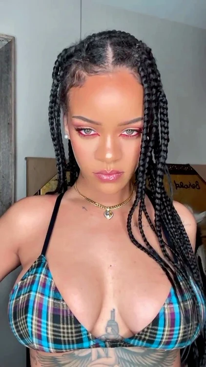 
    Rihanna va lansa o colecție de lenjerie de noapte extrem de sexyFoto: Instagram  