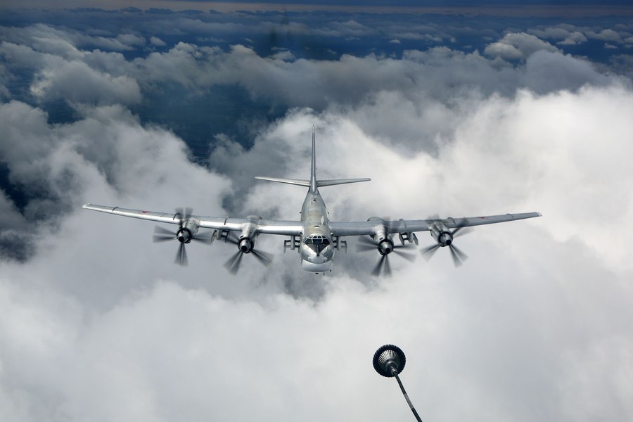 Bombardiere nucleare rusești și chineze ar fi încercuit coasta americană din Alaska. SUA și Canada au mobilizat mai multe avioane de vânătoare