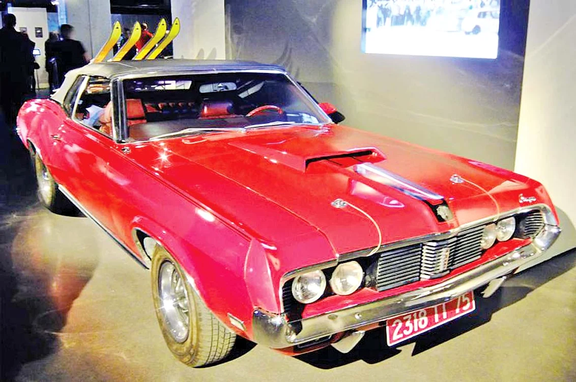 Maşina Mercury Cougar XR-7 apare în filmul “În serviciul secret al Majestăţii Sale” (1969)