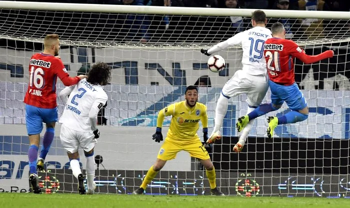 Hora a marcat doua goluri in poarta Craiovei la ultimul meciFOTO: Sportpictures.eu