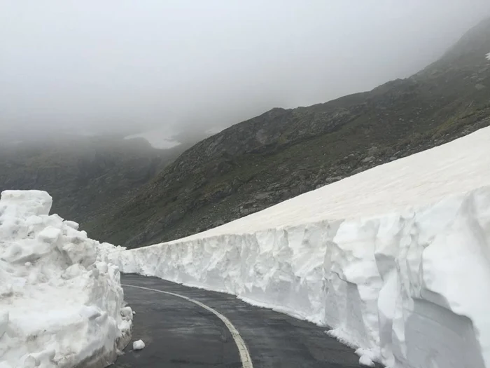 FOTO Sunt Iulian Anghel, editor Adevărul, şi consider că este penibil să specific sursele fotografiilor