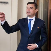 1 primarul mihai chirica protesteaza pentru lipsa autostrazilor in moldova jpeg