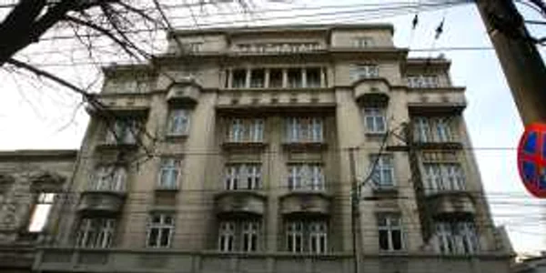 Clădirile de patrimoniu stau la mila autorităţilor nepăsătoare