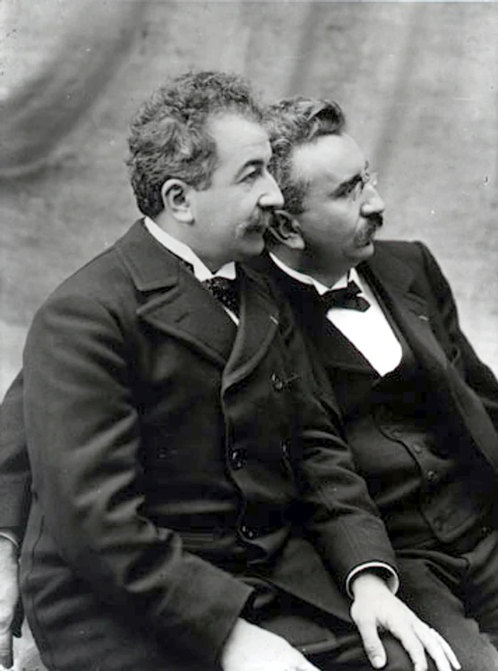 Frații Lumière FOTO: Wikipedia
