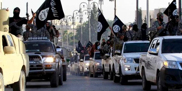 Combatanţi ai ISIS în Raqqa (Siria)