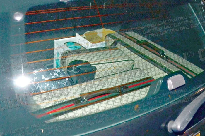 Moni a fost ieri cu Irinuca la plimbare, la piscină şi la restaurant (Fotografii: Lexar)