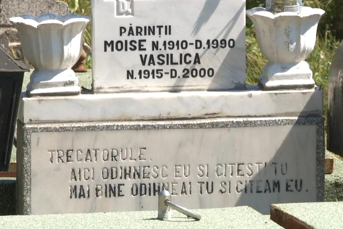 Mesaj pe una dintre cruci