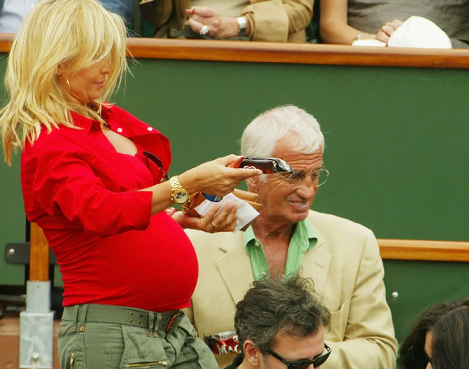 
    Nathalie Tardivel l-a făcut din nou tată pe Jean-Paul Belmondo, la vârsta de 70 de anifoto: Getty Images  