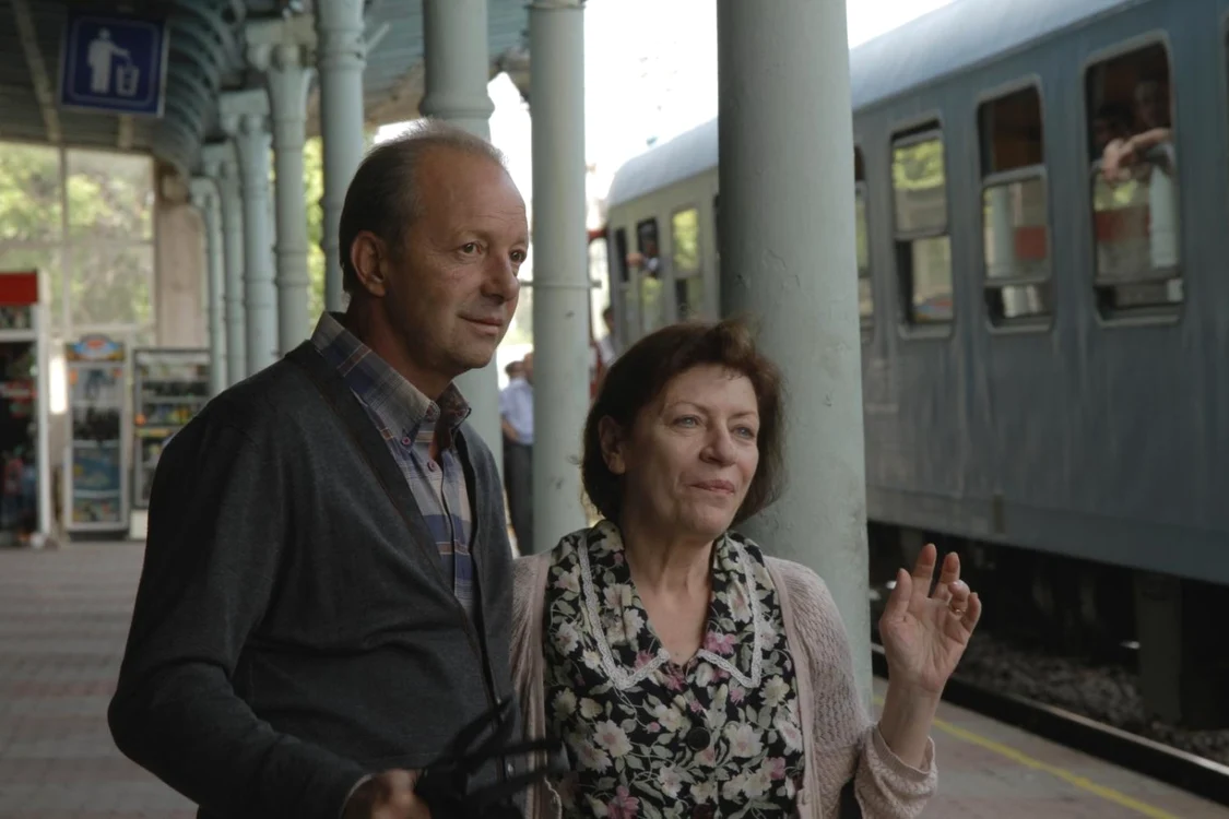 Marian Râlea şi Luminiţa Gheorghiu, în filmul „Sunt o babă comunistă“, de Stere Gulea