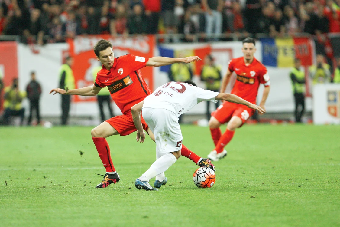
    Fotbalistul de 21 de ani  are evoluţii şterse  în ultima perioadă  