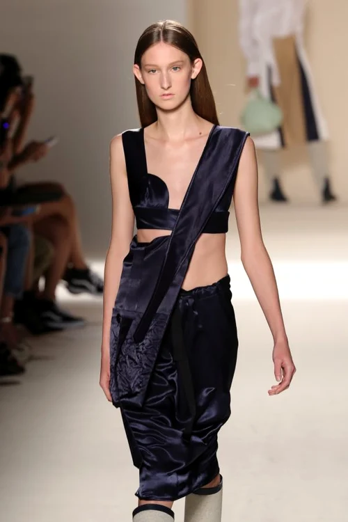 Pe podiumul de la New York au defilat manechine extrem de slabe