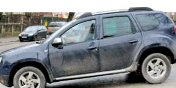 SUV-ul Dacia a fost surprins pe bulevardul Eroilor  din Piteşti dar şi pe autostrada Bucureşti-Piteşti 