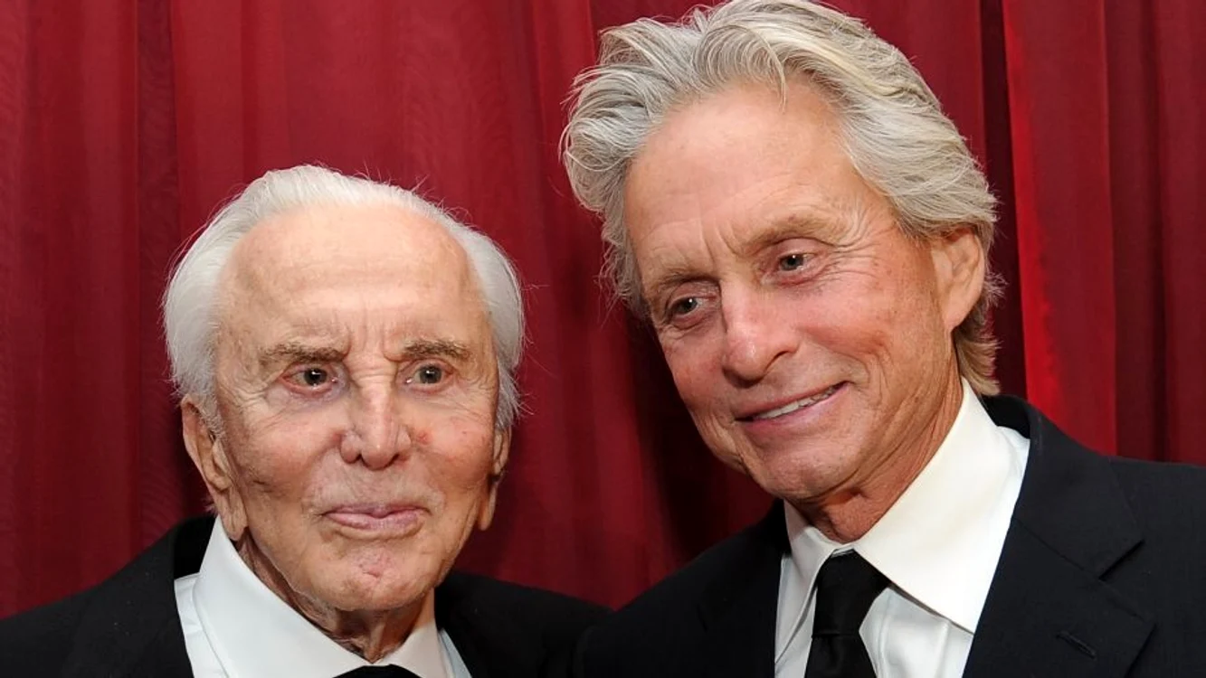 Kirk Douglas, alături de soția sa, Anne Buydens, la aniversarea a 102 ani Foto: Profimedia