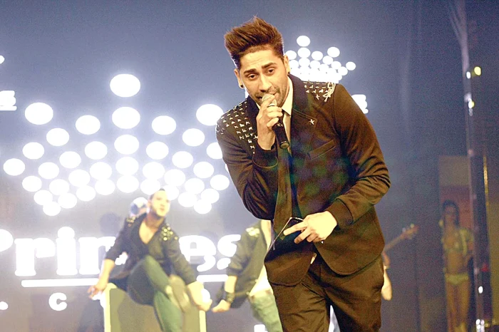 Solistul va pleca în America împreună cu Maria DragomiroiuFOTO: CLICK!