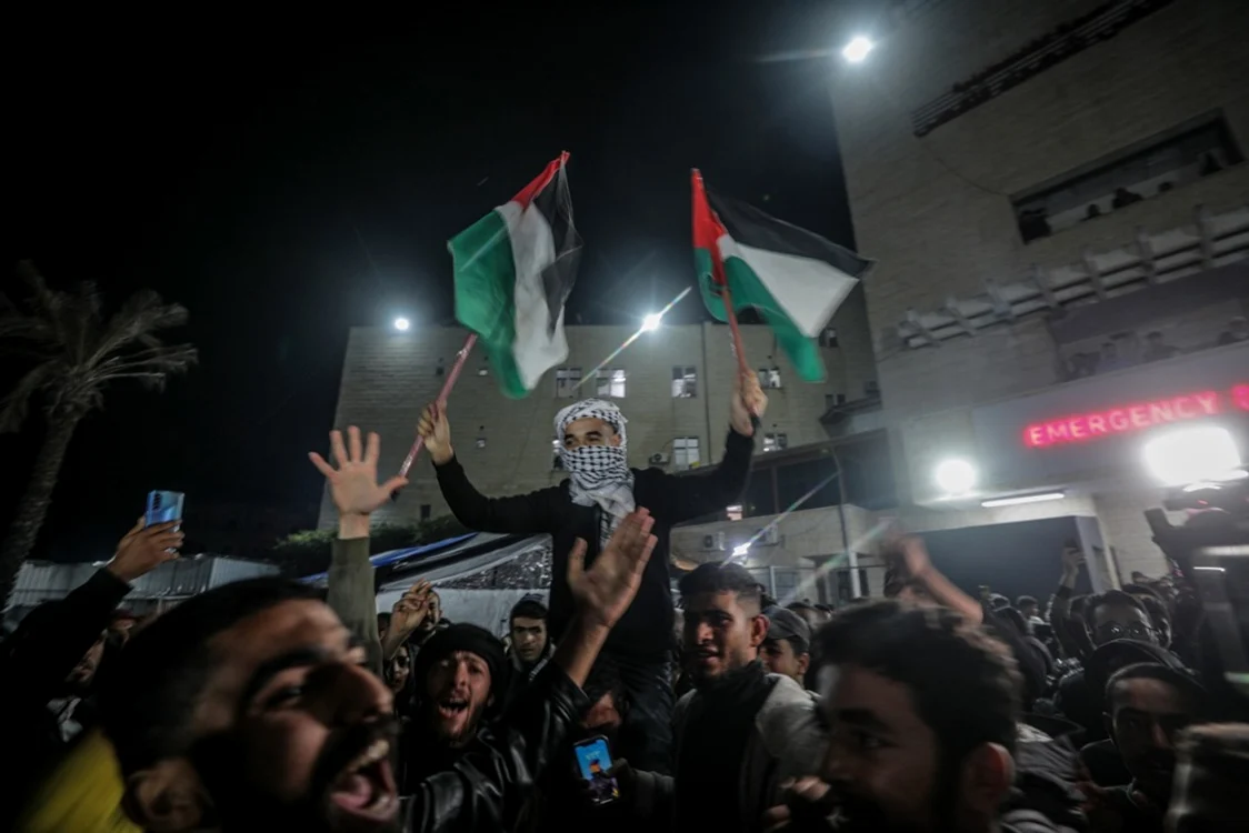 Oameni în stradă pentru încetarea focului în Gaza. FOTO: EPA