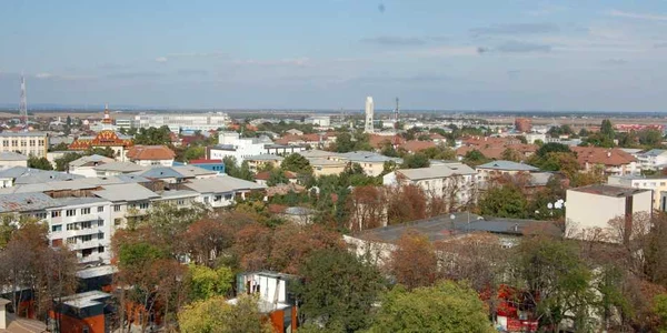 Municipiul este, cel puțin în zona centrală, supraaglomerat