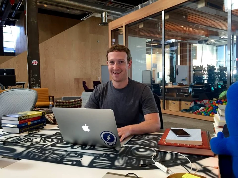 Mark Zuckerberg noile birouri Facebook2 jpeg