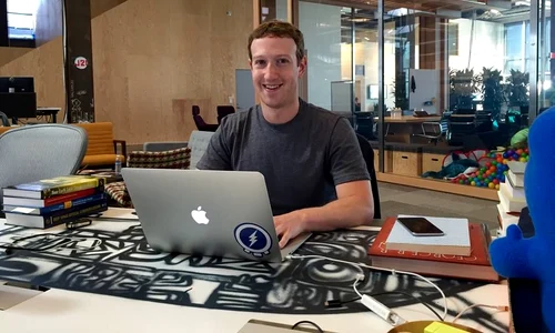 Mark Zuckerberg noile birouri Facebook2 jpeg