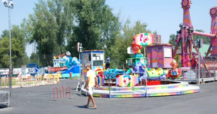 Constanţa: Litoral 2009 / Mamaia, părăsită în timpul zilei