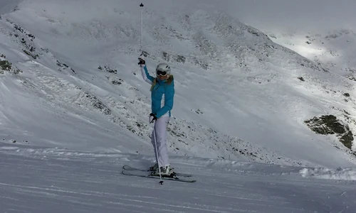 Laura Cosoi 132 jpeg