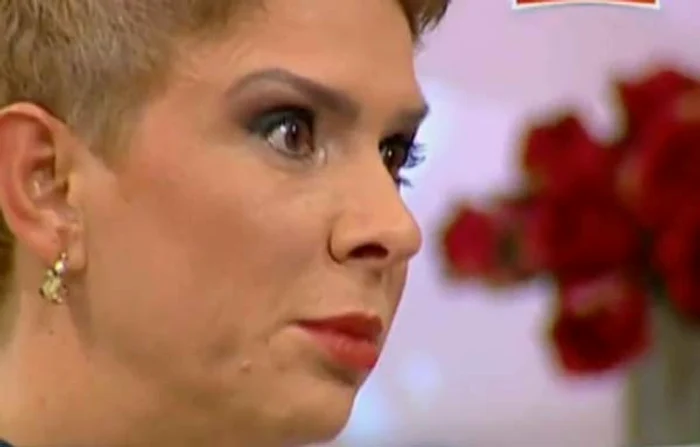 
    Teo Trandafir a avut un moment de slăbiciune şi a plâns în propria emisiune Foto: Captură Kanal D  