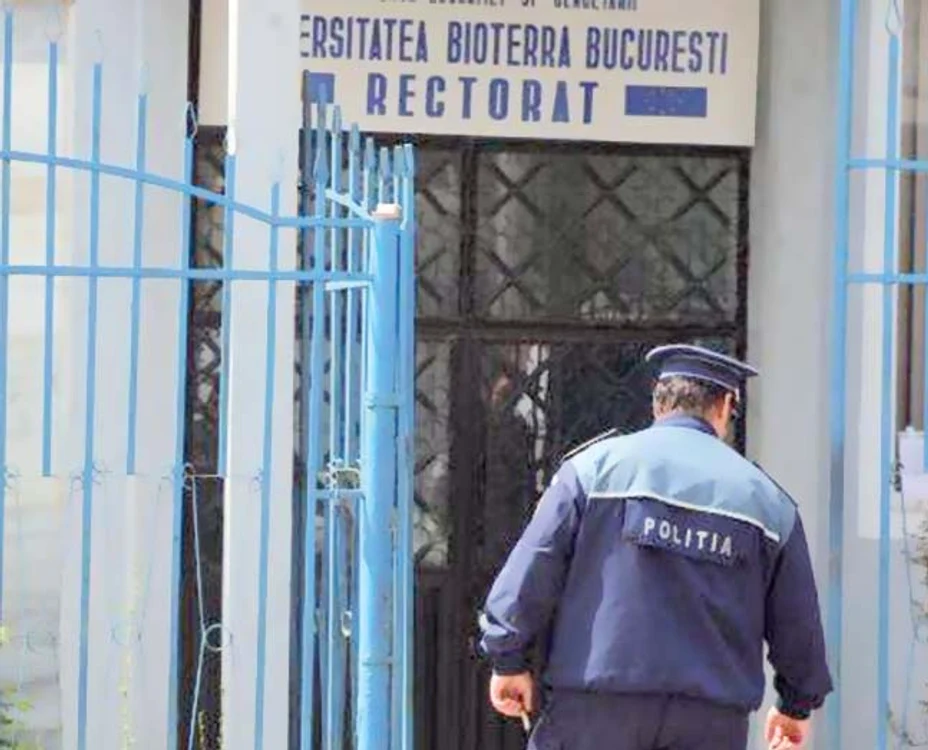 
    Poliţia a făcut  percheziţii la  Universitatea Bioterra  
